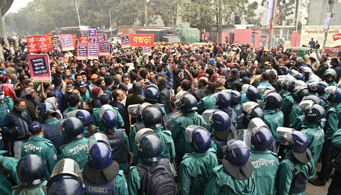 পুলিশের বাধায় আটকে গেল হিন্দু বৌদ্ধ খ্রিস্টান ঐক্য পরিষদের লংমার্চ