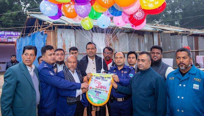 ফেনীতে মাসব্যাপী পুনাক শিল্প ও পণ্য মেলা শুরু 