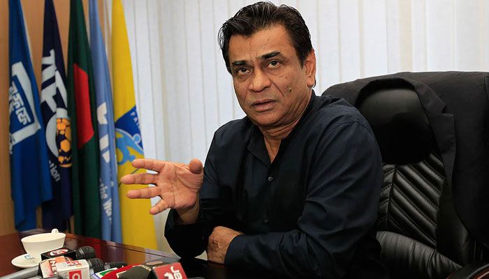 ‘প্রহসনের পুরস্কার বলে সালাউদ্দিন কীর্তিমানদের অপমান করলেন’