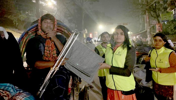 রাজধানীসহ সারাদেশে শীতার্তদের মাঝে পাথওয়ের কম্বল বিতরণ