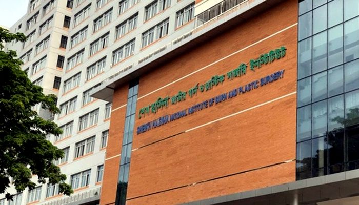 ধামরাইয়ে গ্যাস বিস্ফোরণ: দগ্ধ গৃহবধূ জোসনাও চলে গেলেন