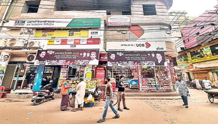 ‘অগ্নিবোমা’ ছাড়ছে না পুরান ঢাকা