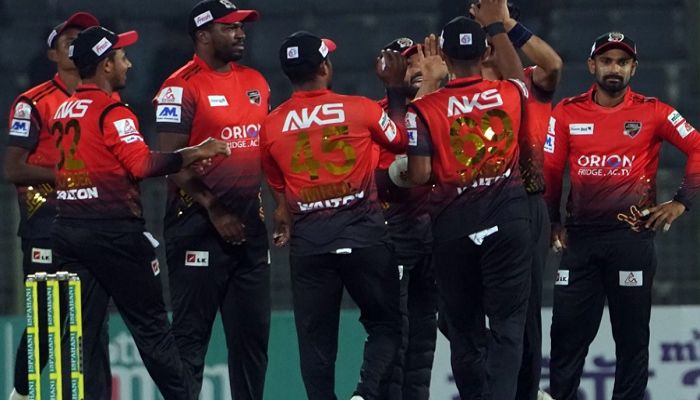 চট্টগ্রামের বিপক্ষে দাপুটে শুরু কুমিল্লার