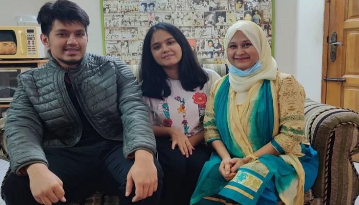 মুন্নাকে এখনও খুঁজে বেড়ান সুরভী