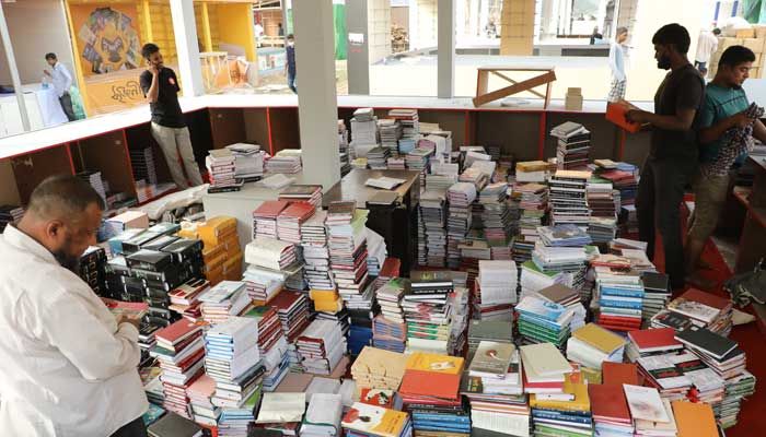 প্রাণের মেলা বইমেলার দুয়ার খুলছে আজ 