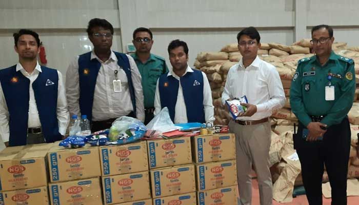 নকল গুঁড়ো দুধ বিক্রি করায় ২ লাখ টাকা জরিমানা