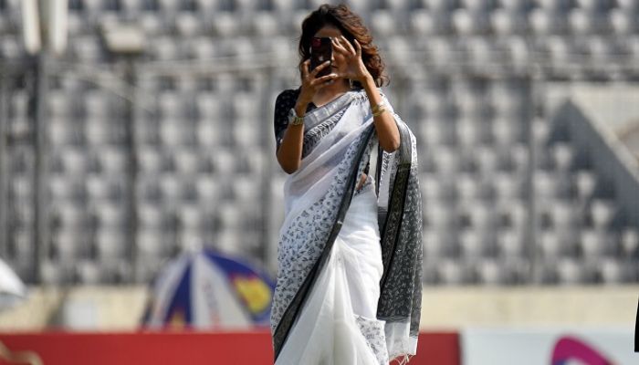 বাঙালিয়ানা আয়োজনে মুগ্ধ পামেলা