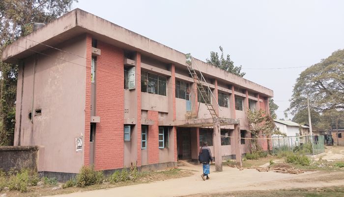 সরকারি ভবনে থেকে ভাড়া দেন না ৩৫ কর্মকর্তা-কর্মচারী