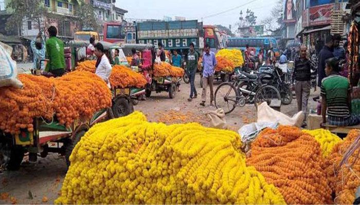 ঘণ্টায় কেনাবেচা ২০ লাখ টাকার ফুল