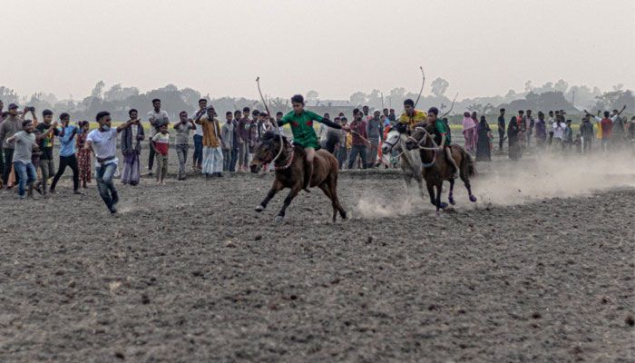 ঘোড়দৌড় 