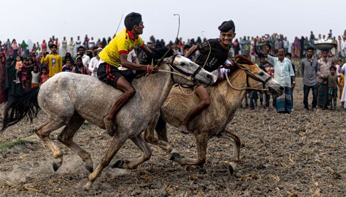 ঘোড়দৌড় 