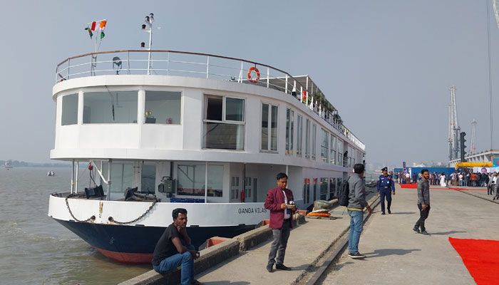 পুনরুজ্জীবনের বার্তা নিয়ে মোংলায় ‘গঙ্গা বিলাস’