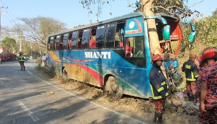 খাগড়াছড়িতে বাস-ট্রাক সংঘর্ষে ট্রাকচালক নিহত