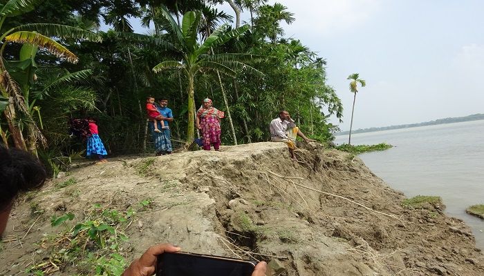 পানগুছির ভাঙনে প্রতিনিয়ত নিঃস্ব হচ্ছে শত শত পরিবার  