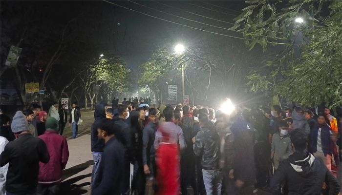 বেরোবি শিক্ষার্থীদের সঙ্গে এলাকাবাসীর ধাওয়া-পাল্টা ধাওয়া, আহত ১৫