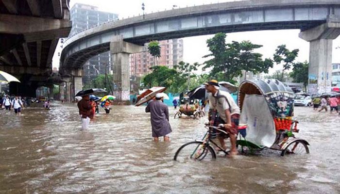 জমির জটিলতায় আটকেছে পানি সরানোর কাজ