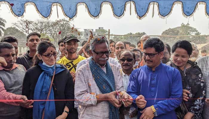 শিক্ষিত মানুষ ব্যক্তি স্বার্থ জনস্বার্থে বিলিয়ে দিতে পারে : অধ্যাপক আনু মুহাম্মদ