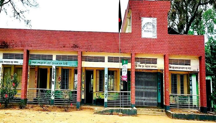 গোলাগুলির আতঙ্কে ১২ স্কুল বন্ধ পাহাড়ে