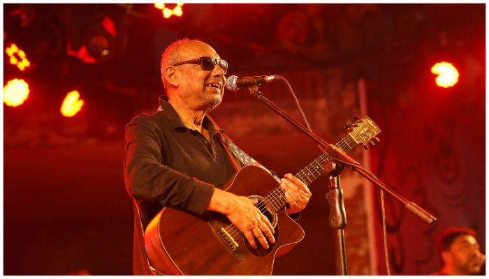 মনে হচ্ছিল আমি শ্রোতা আর সামনে দাঁড়ানো সবাই অঞ্জন