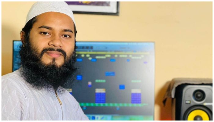 রমজানে আনিছুরের কণ্ঠে ‘তিন টুকরো কাপড়’