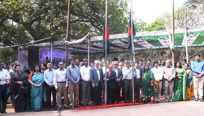 সমৃদ্ধ বাংলাদেশ গড়তে শিক্ষার্থীদের নেতৃত্ব দিতে হবে : ঢাবি উপাচার্য