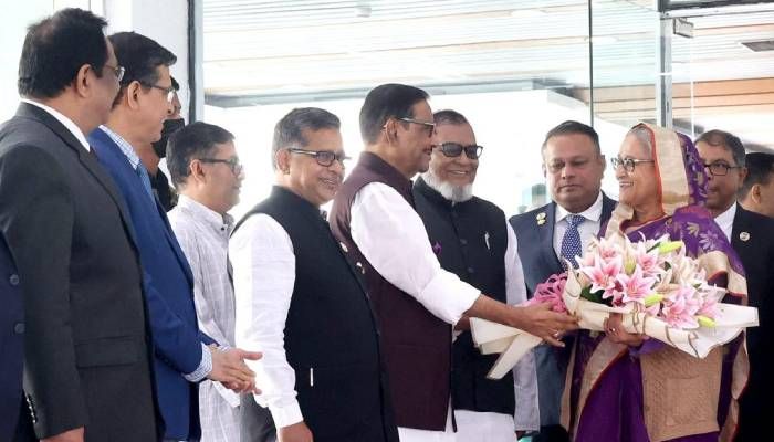 কাতার সফর শেষে দেশে ফিরেছেন প্রধানমন্ত্রী 