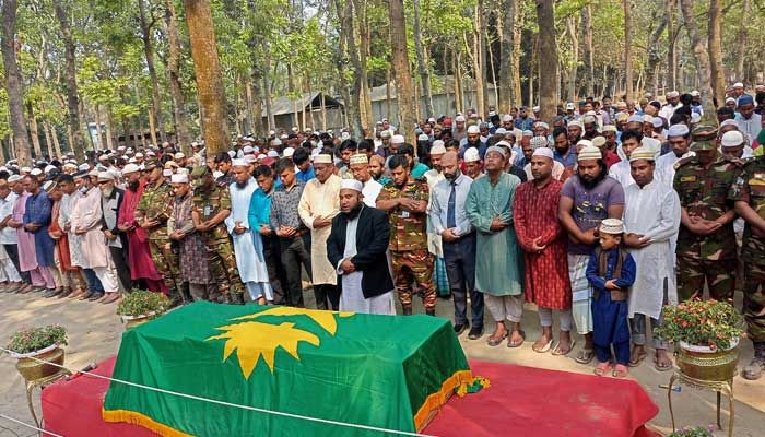 ‘আমরা বাবাতুল্য বড় ভাইকে হারিয়ে দিশেহারা’