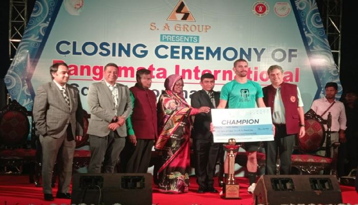 বঙ্গমাতা এসএ গ্রুপ স্কোয়াশে চ্যাম্পিয়ন মিসরের ইব্রাহিম 