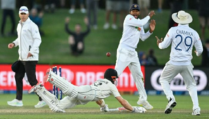 নাটকীয় শেষ ওভার 