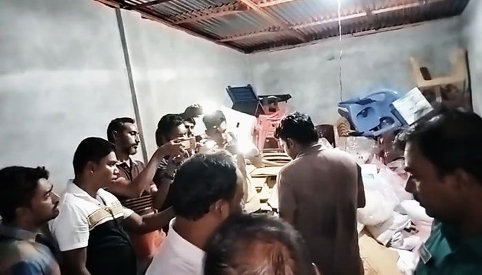 বাড়িতে মিলল টিসিবির পণ্য, সাব-ডিলার কারাগারে
