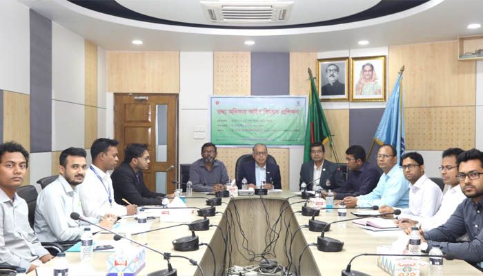 স্মার্ট বাংলাদেশ গড়তে তথ্য অধিকার নিশ্চিতের আহ্বান