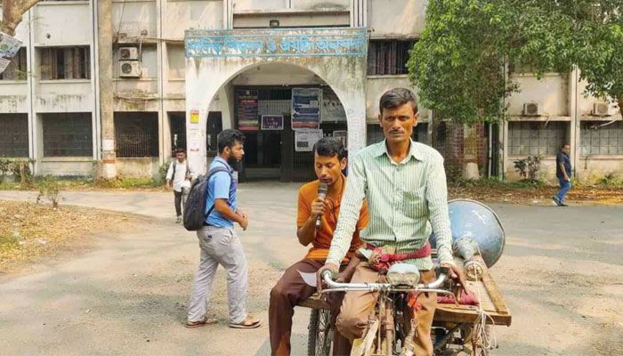 ইবিতে বহিরাগত প্রবেশ নিষিদ্ধের মাইকিং, একজন আটক 