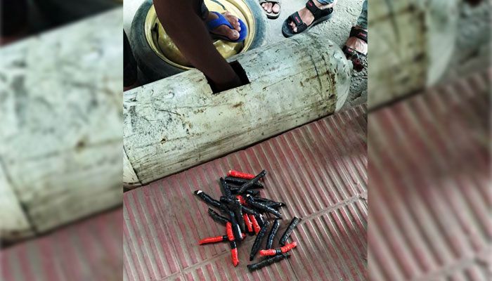 প্রাইভেটকারের গ্যাস সিলিন্ডারে ৬৪ হাজার পিস ইয়াবা