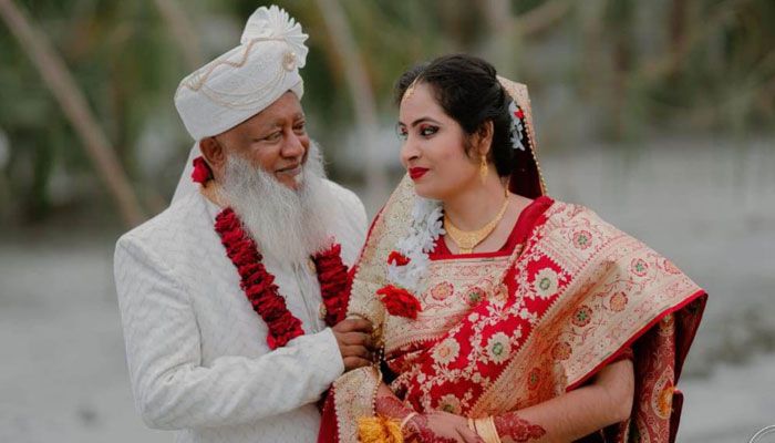  ৭০ বছরে বিয়ে করে কুমার জীবনের ইতি টানলেন শওকত আলী