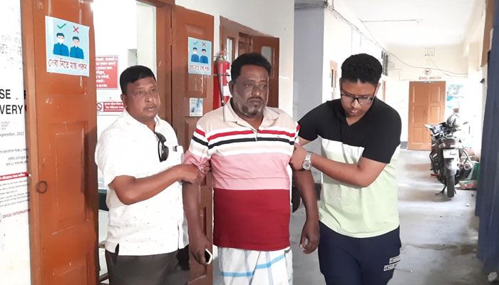 ইউএনওয়ের বিরুদ্ধে সাবেক ভাইস চেয়ারম্যানকে থাপ্পড় দেওয়ার অভিযোগ