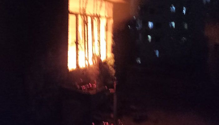 রামপুরায় ‘সিগারেট থেকে’ আগুনে নিহত ১