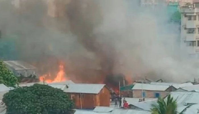 মহাখালীর সাততলা বস্তির আগুন নিয়ন্ত্রণে