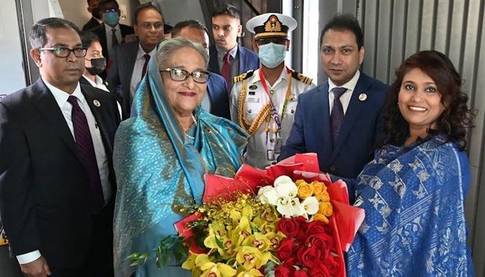 দোহায় পৌঁছেছেন প্রধানমন্ত্রী