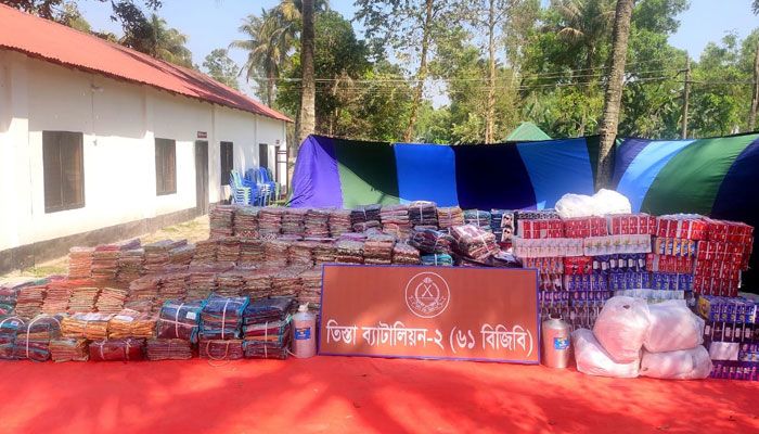 পাথরের ট্রাকে কাপড় আমদানি : ভারতীয় তিন ট্রাক চালক কোথায়