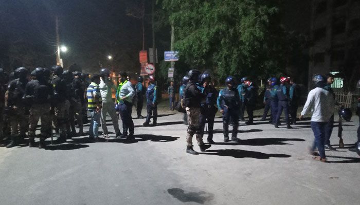 মধ্যরাতেই মেরামত, ট্রেন চলাচল স্বাভাবিক