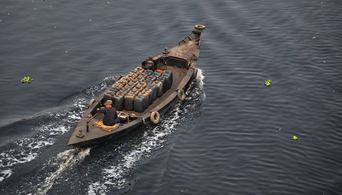 দূষিত তুরাগ নদ
