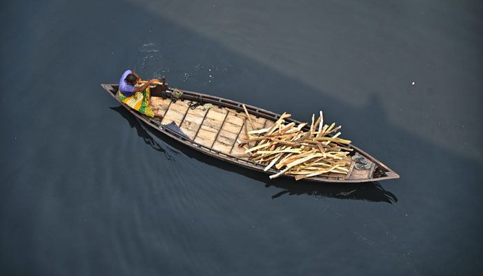 দূষিত তুরাগ নদ