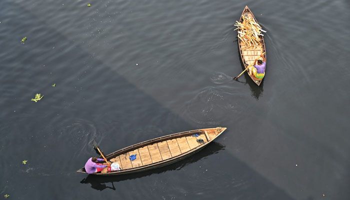 দূষিত তুরাগ নদ