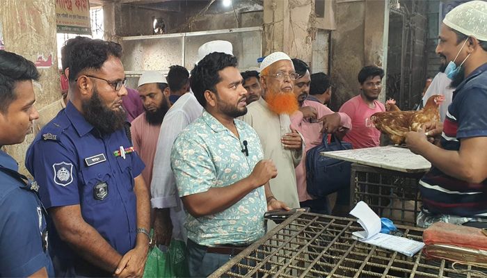 অতিরিক্ত দামে পণ্য বিক্রির দায়ে ফেনীতে ৫ প্রতিষ্ঠানকে জরিমানা