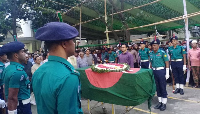 গুলশানে মুক্তিযুদ্ধের অন্যতম সংগঠক নূরে আলম সিদ্দিকীর জানাজা অনুষ্ঠিত