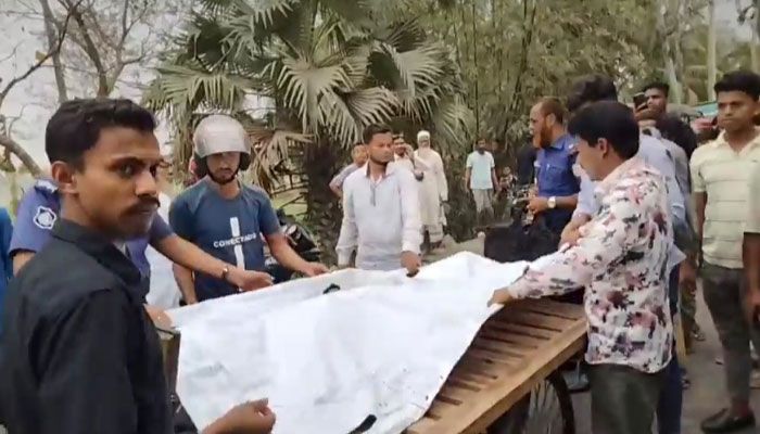 জানাজা পড়িয়ে ফেরার পথে ট্রাকচাপায় মাদ্রাসাশিক্ষক নিহত