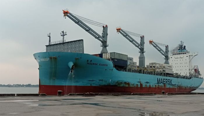 প্রথমবার মোংলা বন্দরে ৮ মিটার গভীরতার জাহাজ