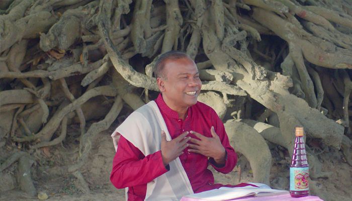 এবার পুঁথি পাঠ করলেন ফজলুর রহমান বাবু