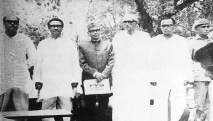 স্বাধীনতার ঘোষণাপত্র দিয়ে নতুন রাষ্ট্রের যাত্রা  
