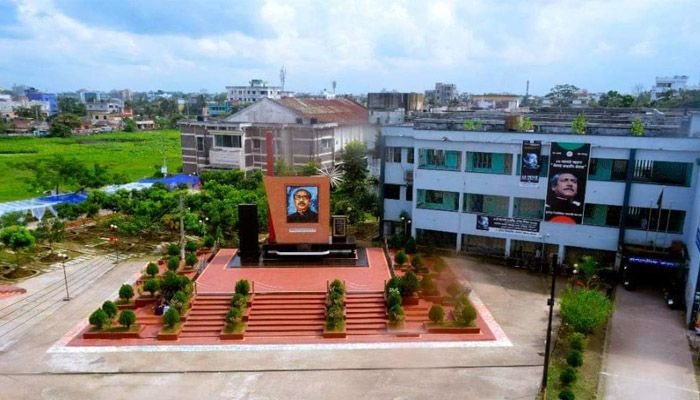 শিক্ষার্থীকে ছাত্রলীগ নেতার মারধরের অভিযোগে তদন্ত কমিটি